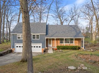 10 Lakewood Dr, Paris, IL