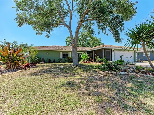 3336 Pembrook Dr, Sarasota, FL 34239