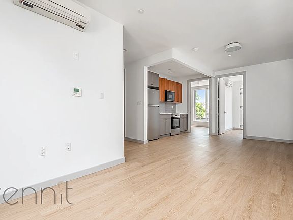 2nd image of 2809 Clarendon Rd #532