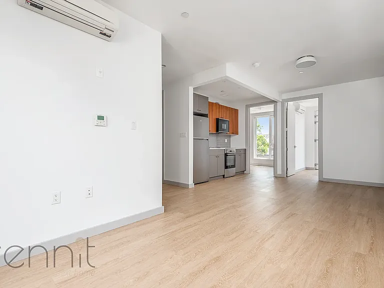 2809 Clarendon Rd #512 — Photo 2
