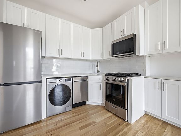 3rd image of 44 Perry St APT 4R