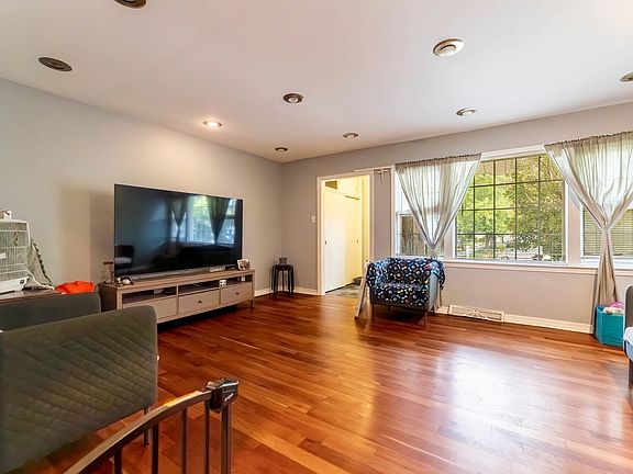 4th image of 8841 Tulley Ave
