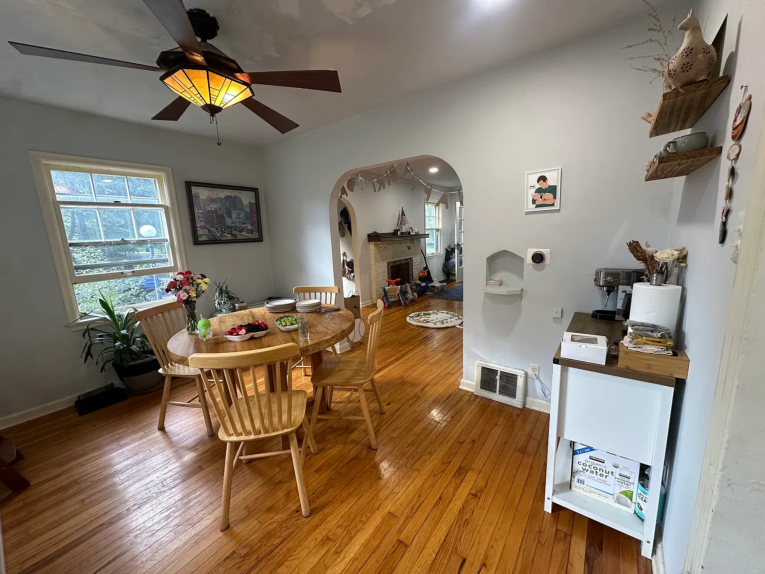 4 bed, 1602 sqft, $2,140 — Photo 3