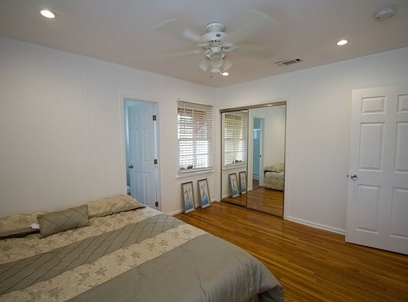 3rd image of 8409 Shulman Ave