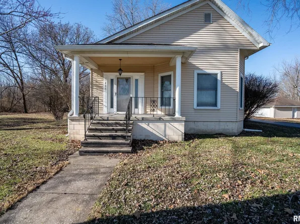 401 N Jenette Ave, Buckner, IL 62819