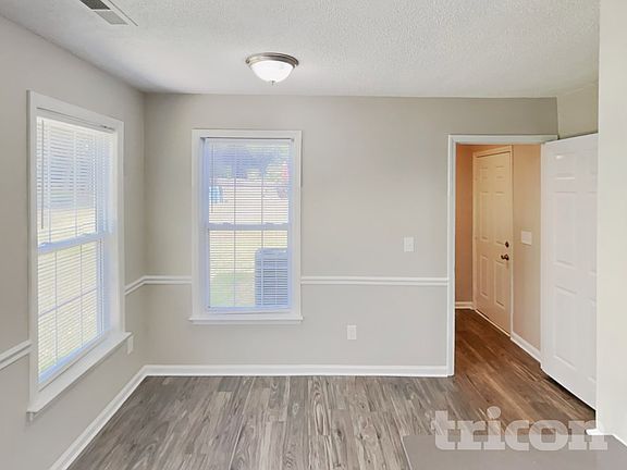 5th image of 1705 Glenn Meade Dr