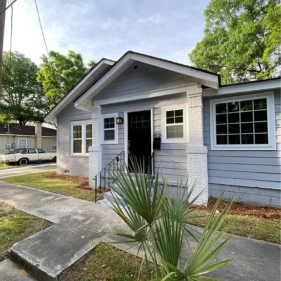 615 Orchard St — Photo 1