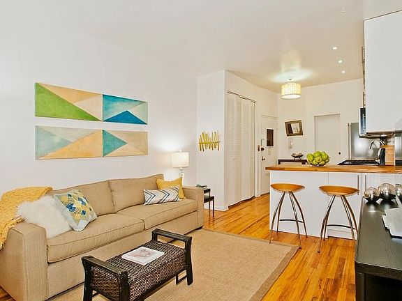 3rd image of 203 E 89th St APT 4C