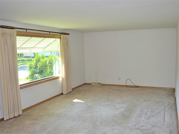 4th image of 316 N 9th Ave