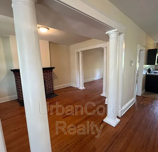 709 N 35th St — Photo 6