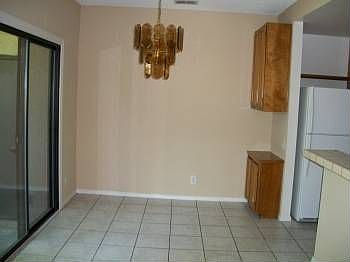 3rd image of 317 Kenbrook Cir
