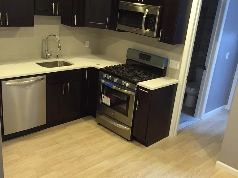 4610 Walnut St #2F — Photo 6