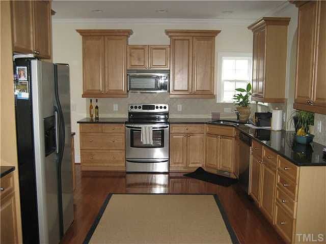 2nd image of 1233 N Blount St