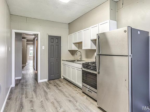 4th image of 2632 S Jefferson Ave