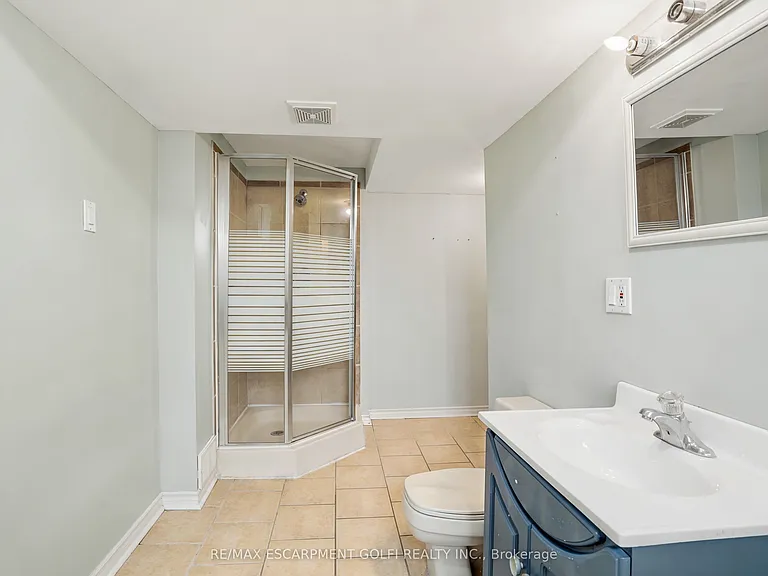 602 Geneva St — Photo 23