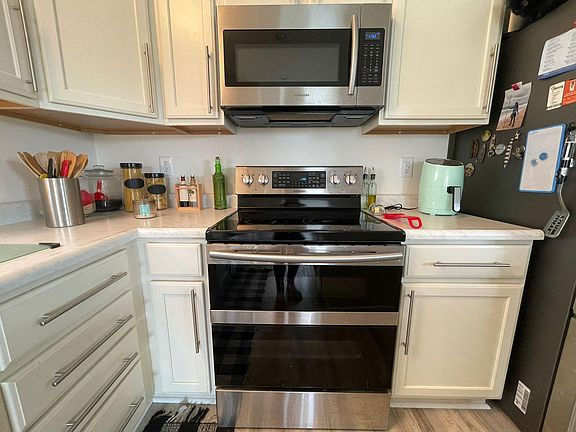 4th image of 721 Wendover Ave