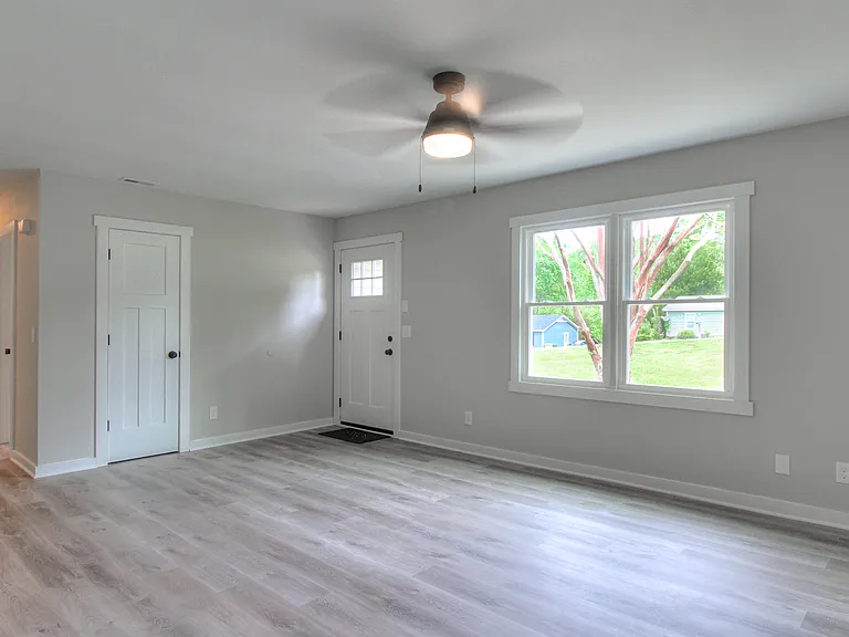 1016 Sharon Dr — Photo 13