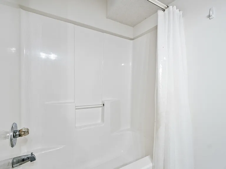 3224 Shore Dr — Photo 8
