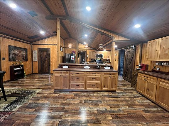 5th image of 350 Oak Ridge St