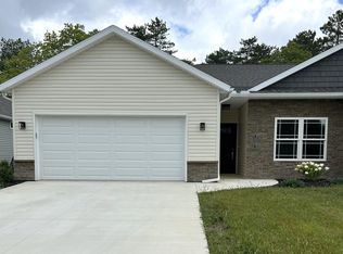 112 Chestnut Ln, Bluffton, OH 45817