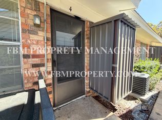 907 N Preston St #4, Ennis, TX 75119