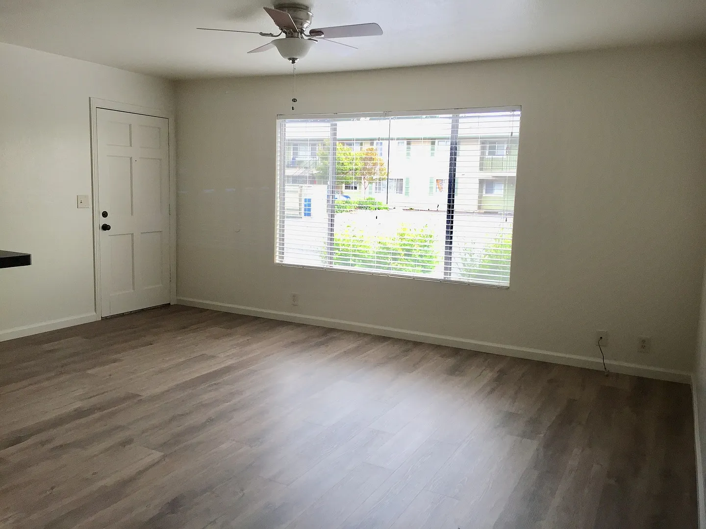 Crestline Apartments — Photo 3