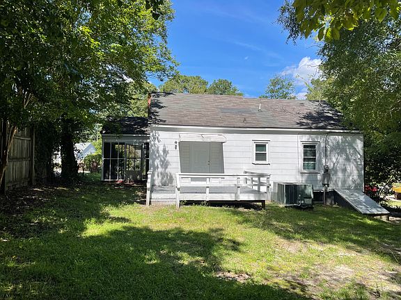 3rd image of 948 McKimmon Rd