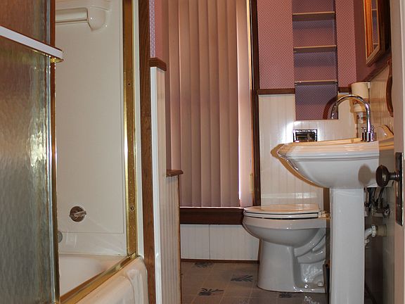 5th image of 2117 S Royce St