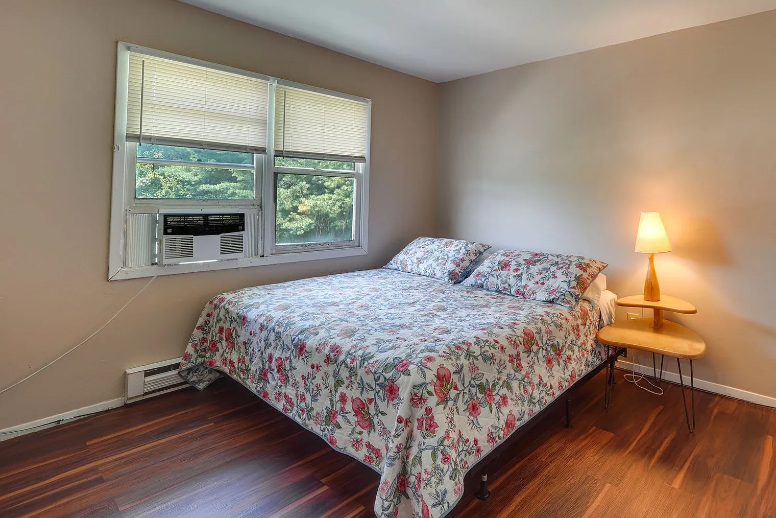3 bed, 2.0 bath, 1496 sqft, $6,555 — Photo 4