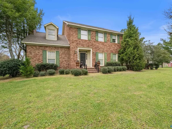 2072 Walnut St, Albertville, AL 35950