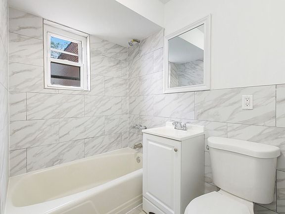 3rd image of 3254 Hone Ave