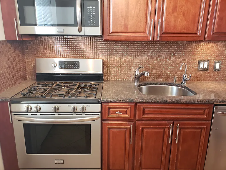 100-25 Queens Blvd #5-N — Photo 3