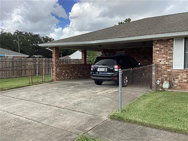3 bed, 2.5 bath, 1985 sqft, $2,000 — Photo 3
