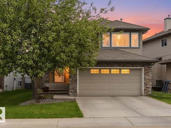 7307 Singer Way NW, Edmonton, AB T6R 3S1