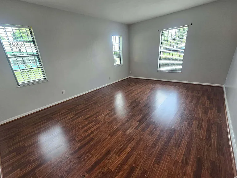 6504 Heather Way — Photo 7