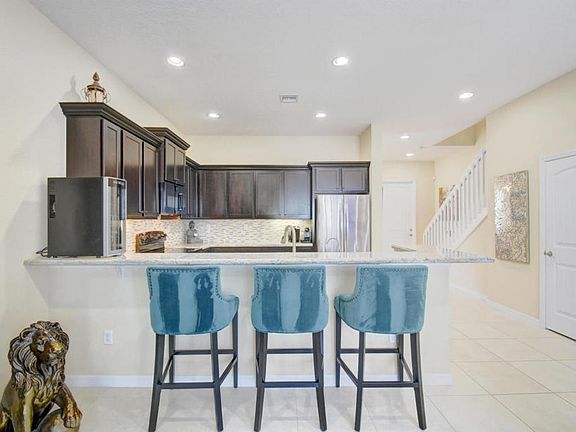 4th image of 3635 Jamestown Ln