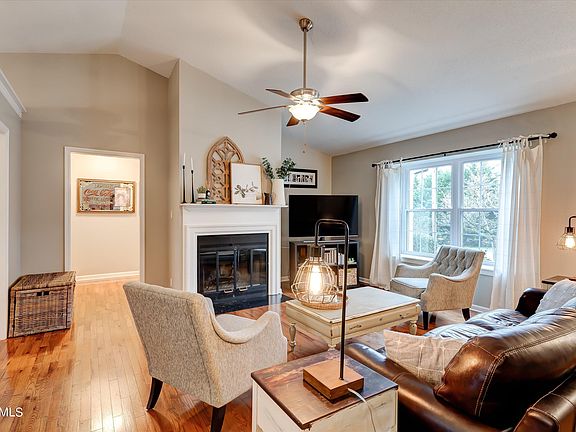 5th image of 804 Summerdale Dr