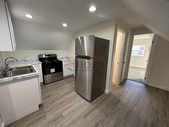 4th image of 3826 Butternut St APT 6
