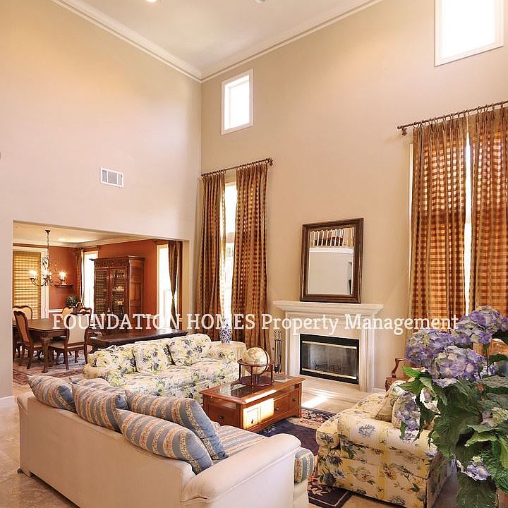 1st image of 25 Pepper Creek Way