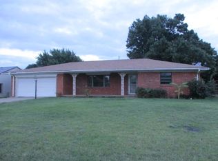 608 S Walnut St, Apache, OK 73006