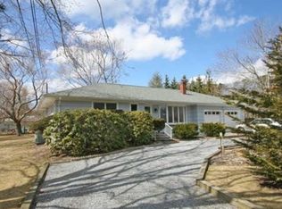 2 Whiting Rd, East Quogue, NY 11942