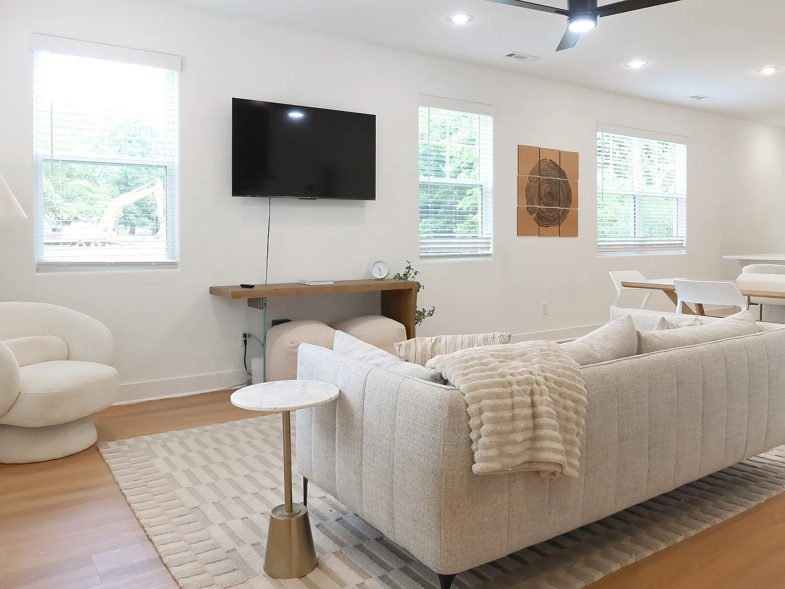 1326 Van Buren Avenue - 1 — Photo 4