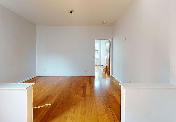 4th image of 31-13 Ditmars Blvd #3