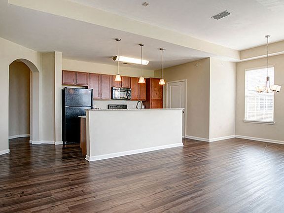 3rd image of 120 Cinema Dr #3303