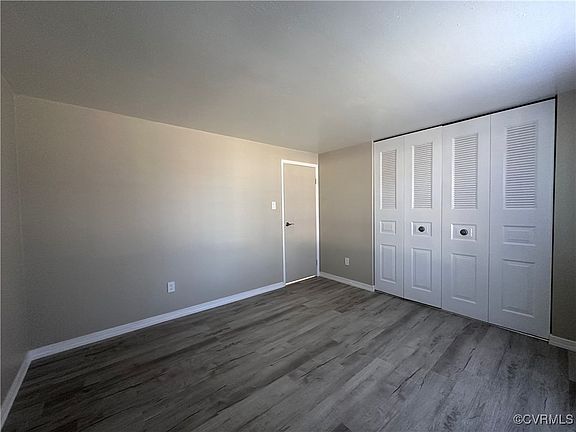 5th image of 4922 Daffodil Cir