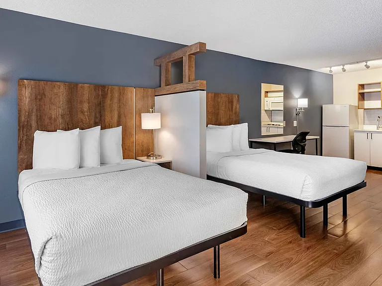 Studio Suite - 2 Full Beds