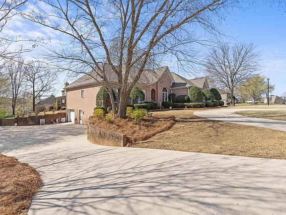 3rd image of 632 Wisteria Way