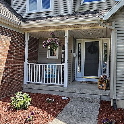 Front entryway/porch
