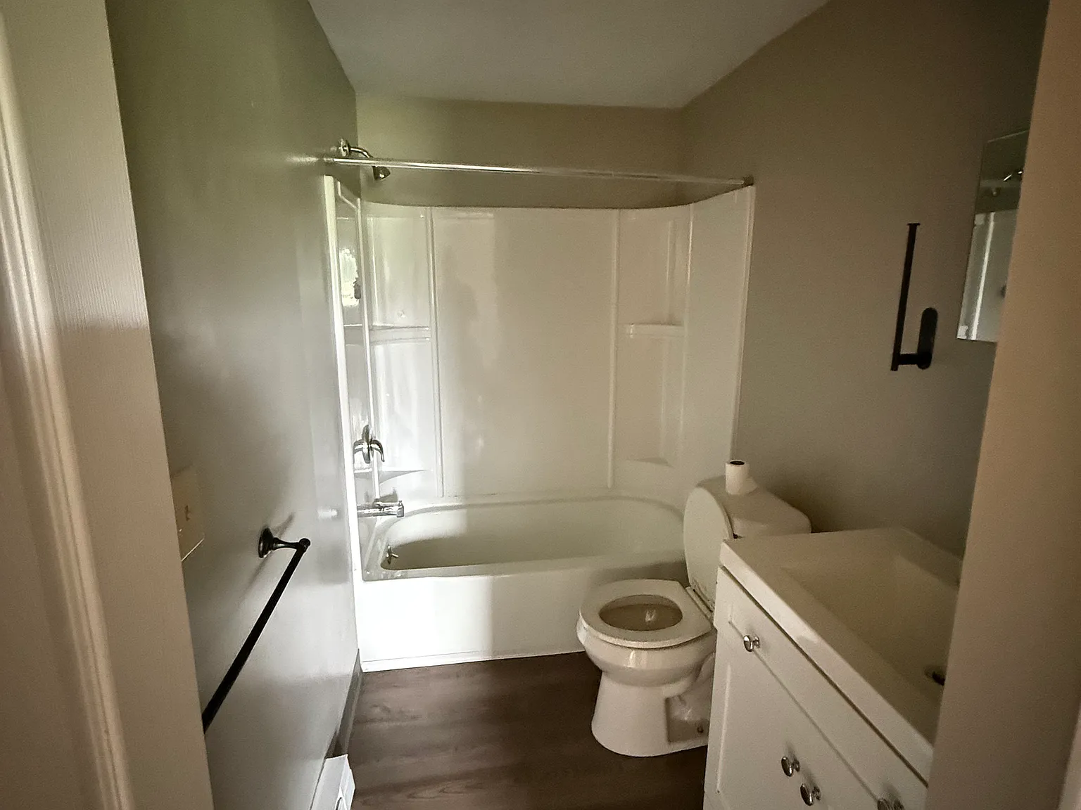 2 bed, 750 sqft, $1,125 — Photo 4