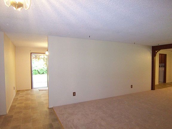 3rd image of 1979 Bonaparte Ln